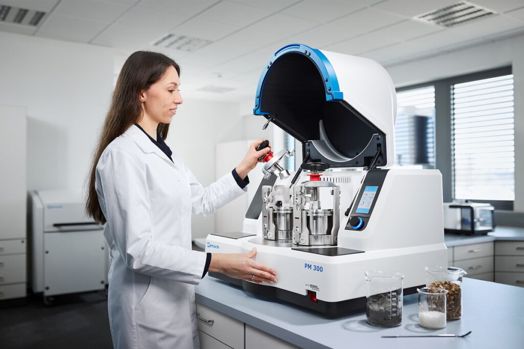 GWB pic pm300 lab person sample