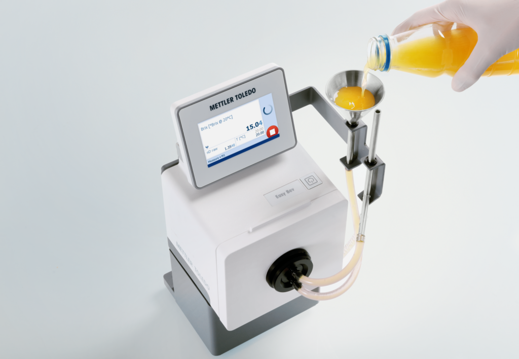 GWB EasyBev juice hand studio VI I ACH 20181015 00057064.tif